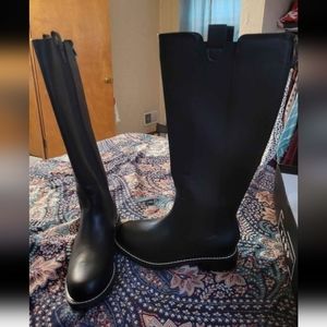 Size 9 wide Women's boots